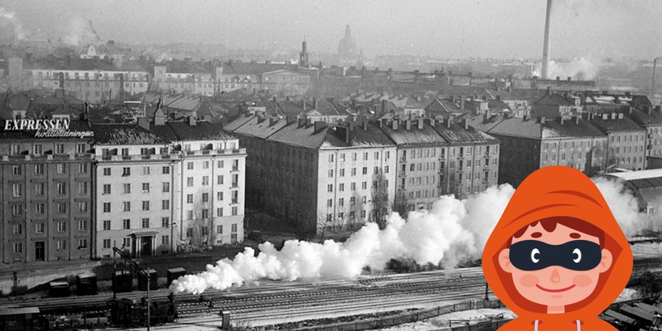 Ånglok på tågräls 1940-tal och illustrerad figur med ögonbindel. Foto och illutstration.