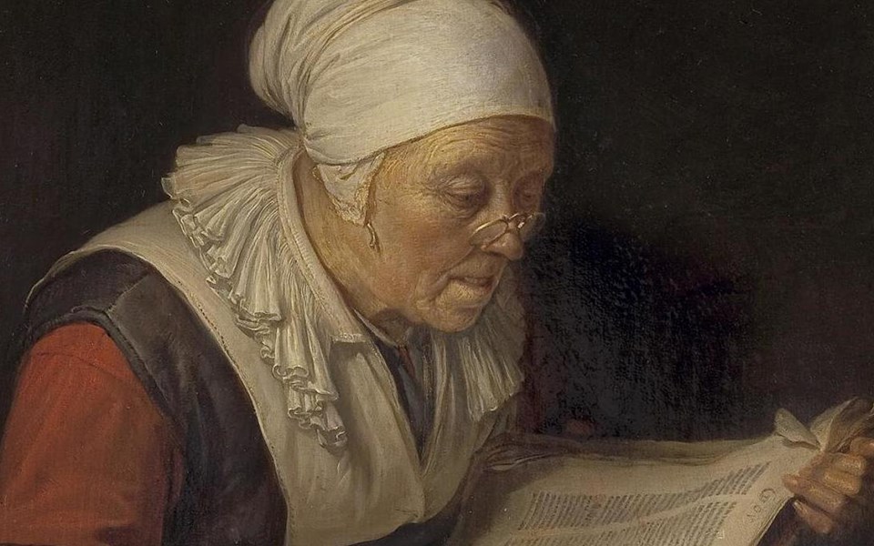 Målning av äldre kvinna som läser en bok på 1660-talet.